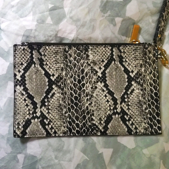 Faux Snakeskin wristlet or clutch - Picture 1 of 3